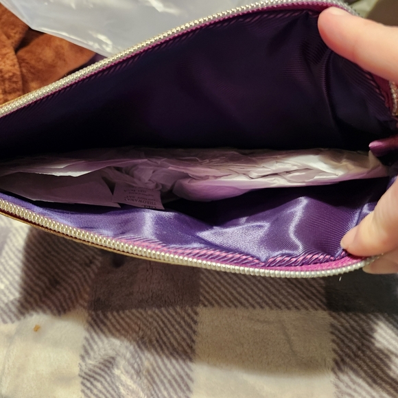 Younique Royalty Cosmetic bag #3 - Picture 5 of 6